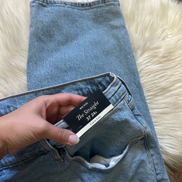 ABERCROMBIE & FITCH Curve Love The Straight Mid Rise Jeans - Picture 4 of 7